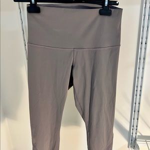 Lululemon legging- crop- grey purple- size 8